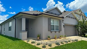 Luxury 4bd Home Near Disney W/pool 4 Bedroom Home by RedAwning