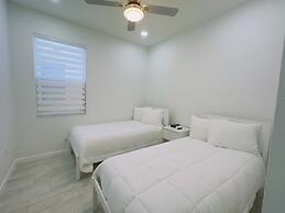 Luxury 4bd Home Near Disney W/pool 4 Bedroom Home by RedAwning