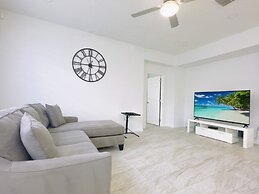 Luxury 4bd Home Near Disney W/pool 4 Bedroom Home by RedAwning