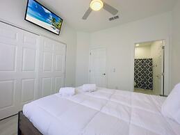 Luxury 4bd Home Near Disney W/pool 4 Bedroom Home by RedAwning