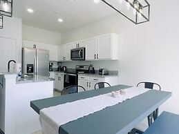 Luxury 4bd Home Near Disney W/pool 4 Bedroom Home by RedAwning