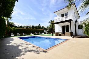 Beautiful 4 Bed Villa in Ayia Napa, Nissi Beach