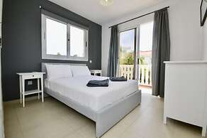 Beautiful 4 Bed Villa in Ayia Napa, Nissi Beach