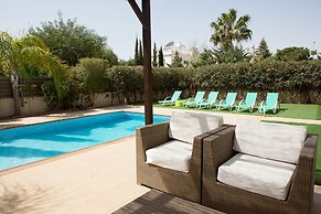 Beautiful 4 Bed Villa in Ayia Napa, Nissi Beach