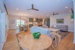 4 Bed and 5 Bath Fripp Island Rental on Davis Love