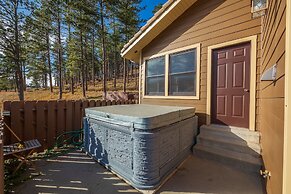 Peaceful Pines 5 BR Home with Jacuzzi