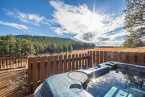 Peaceful Pines 5 BR Home with Jacuzzi