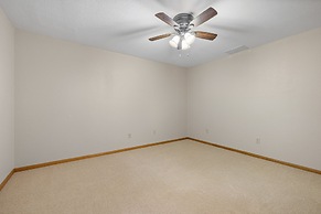 Peaceful Pines 5 BR Home with Jacuzzi