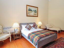 Rob Roy Apartment