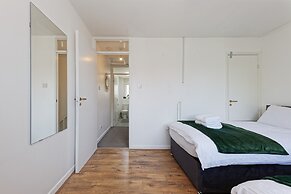 Lovely 2-bed House in Kent - Parking Available