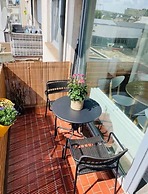 Large 1 bedroom with Terrace & Parking