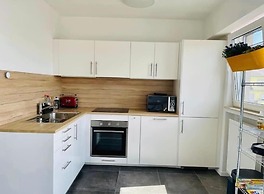 Large 1 bedroom with Terrace & Parking