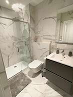 Luxury Flat with Parking & Large Terrace