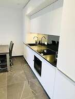 Luxury Flat with Parking & Large Terrace