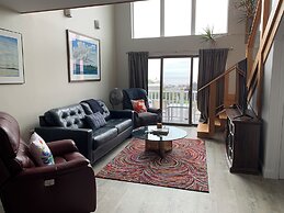 Trade Winds on the Bay