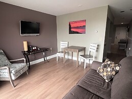 Trade Winds on the Bay