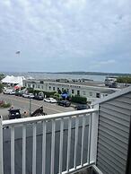 Trade Winds on the Bay