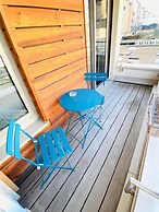 Large Studio in Center with Terrace