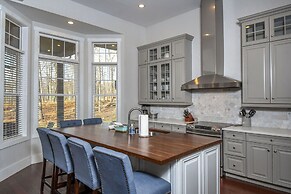 Biltmore Chalet by Taylor Made Deep Creek
