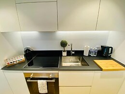 Luxury Brand New Flat w. Terrace&Parking