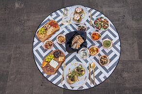 Lilases Boutique House & Garden