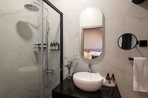 Lilases Boutique House & Garden