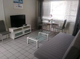 Tropical Sky Ranch Motel