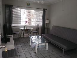 Tropical Sky Ranch Motel