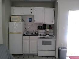 Tropical Sky Ranch Motel