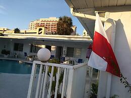 Tropical Sky Ranch Motel