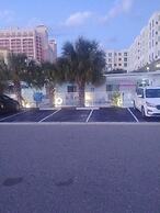 Tropical Sky Ranch Motel