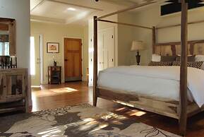 The Grand Idyllwild Lodge
