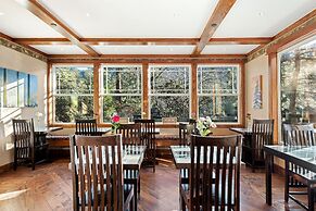 The Grand Idyllwild Lodge