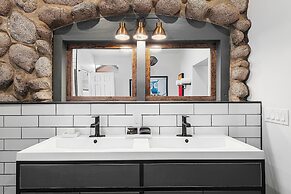 The Grand Idyllwild Lodge