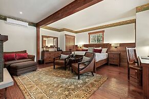 The Grand Idyllwild Lodge