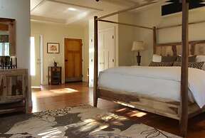 The Grand Idyllwild Lodge