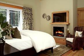 The Grand Idyllwild Lodge