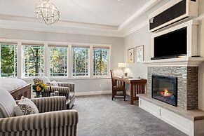 The Grand Idyllwild Lodge