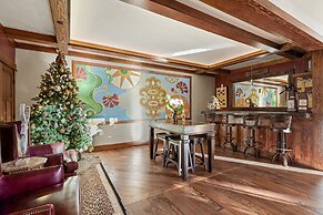 The Grand Idyllwild Lodge