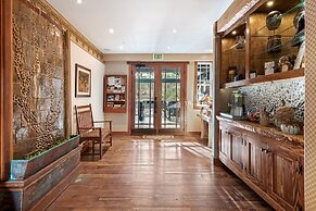 The Grand Idyllwild Lodge