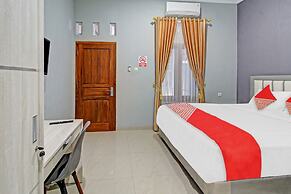 Super OYO 90767 Gm Guest House
