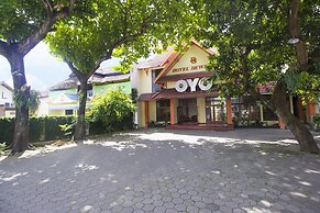 Super OYO 759 Hotel Dewi Sri