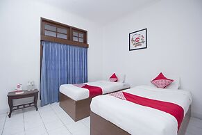 Super OYO 759 Hotel Dewi Sri