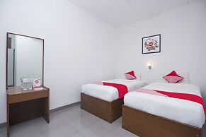 Super OYO 759 Hotel Dewi Sri