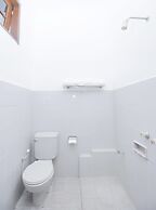 Super OYO 759 Hotel Dewi Sri