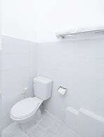 Super OYO 759 Hotel Dewi Sri