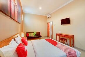 Super OYO 3496 Griya Gayatri Syariah