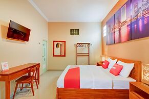 Super OYO 3496 Griya Gayatri Syariah