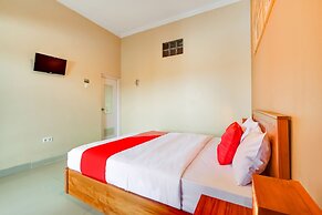 Super OYO 3496 Griya Gayatri Syariah