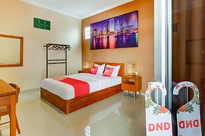 Super OYO 3496 Griya Gayatri Syariah